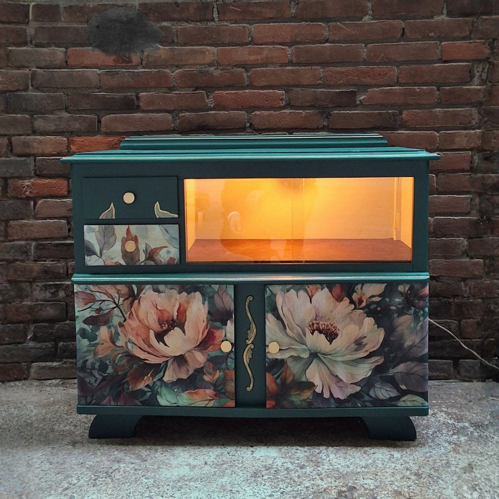 Kastje_met_vitrine_9 - Puur Edith