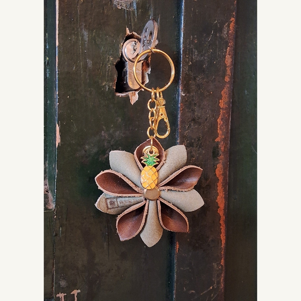 SleutelhangerBloemster-bruingroen - Puur Edith