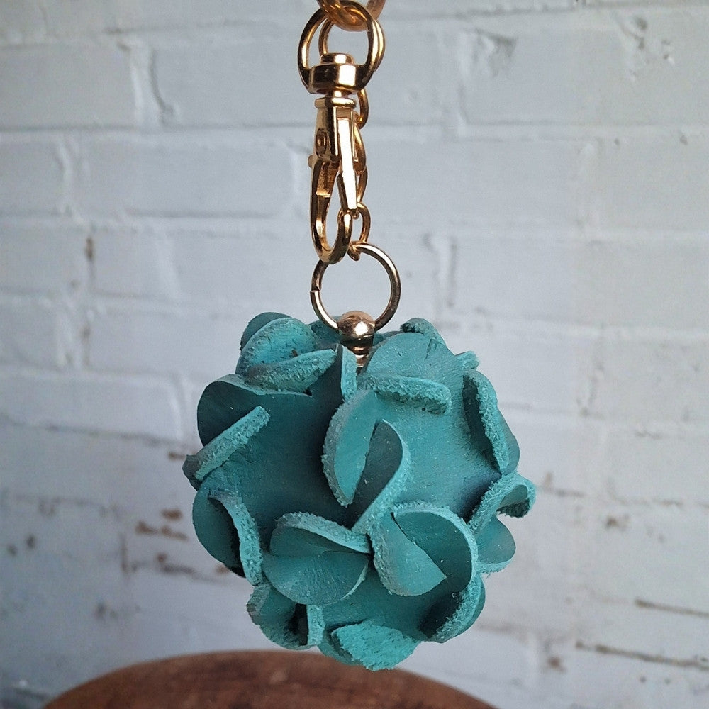 Sleutelhanger_Hortensia_Petrol_1 - Puur Edith