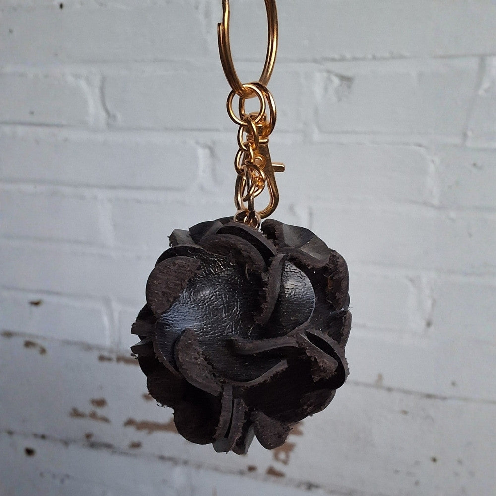 Sleutelhanger_Hortensia_Zwart_1 - Puur Edith