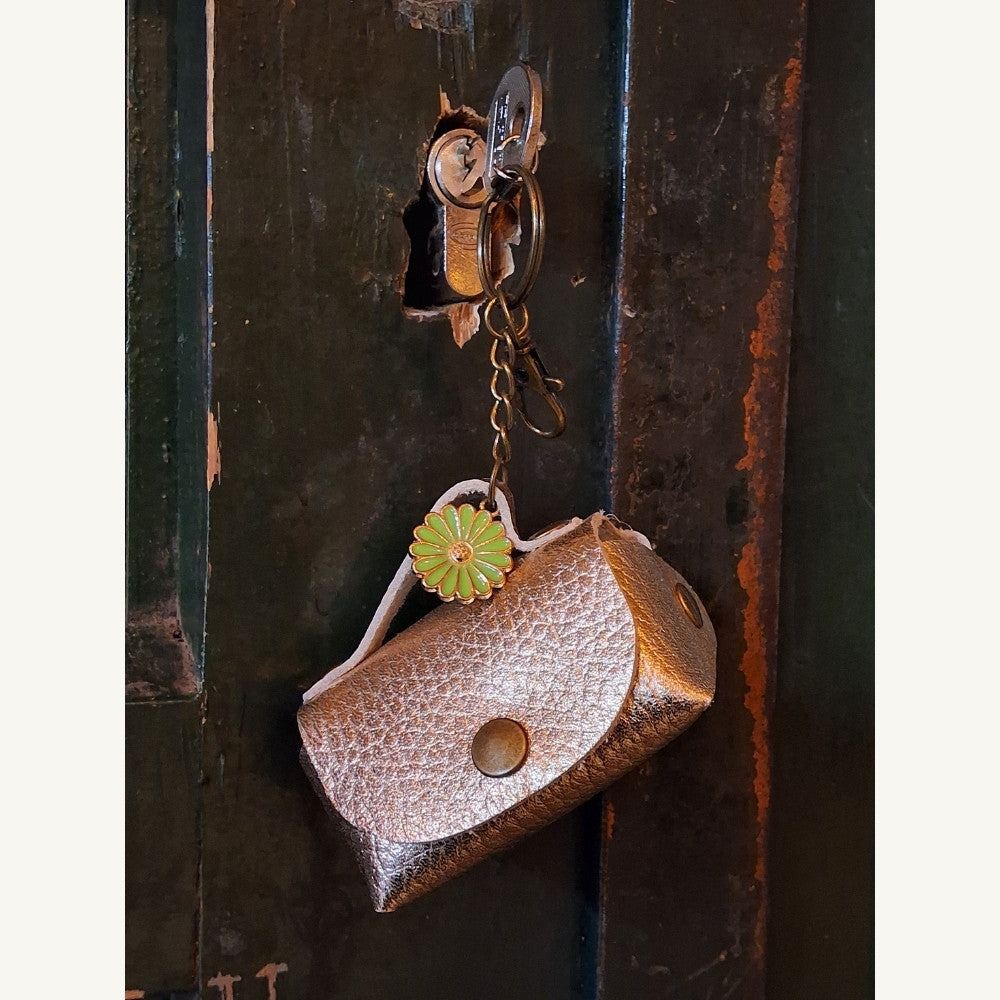 Sleutelhanger_Tasje_goud_ca720855-a9e8-4334-ad75-3be042f2c151 - Puur Edith