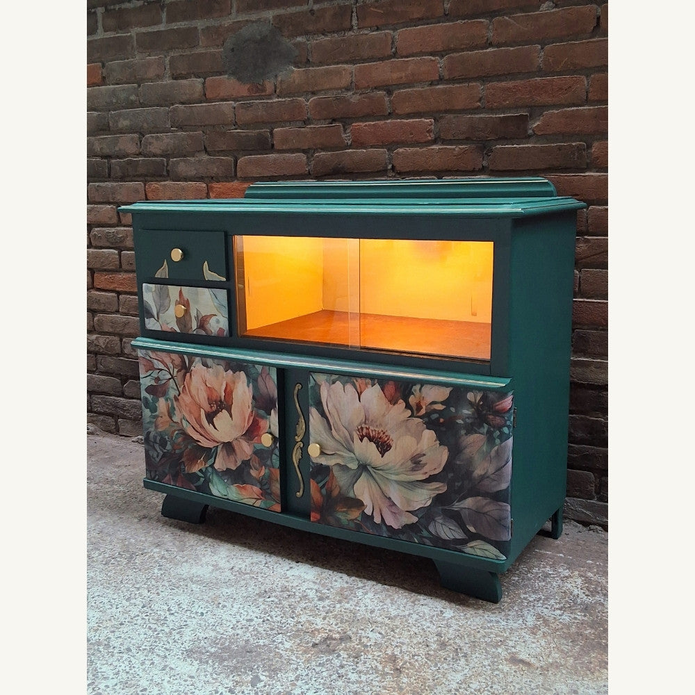 Kastje_met_vitrine_8 - Puur Edith