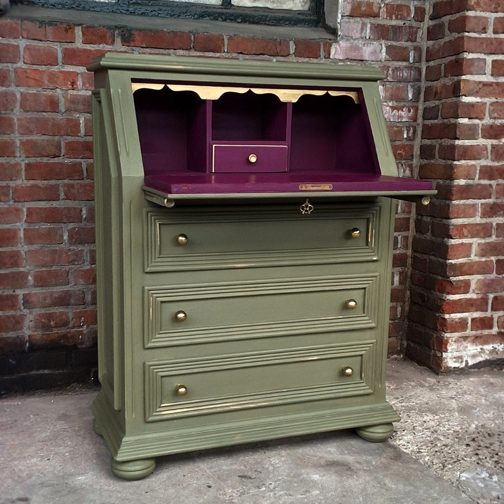 Klein secretaire
