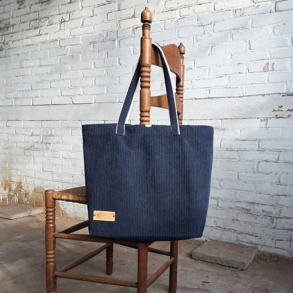 ShoppertasmediumDonkerblauw_1_2aa59b29-fafc-4639-9856-160b8ae8181e - Puur Edith