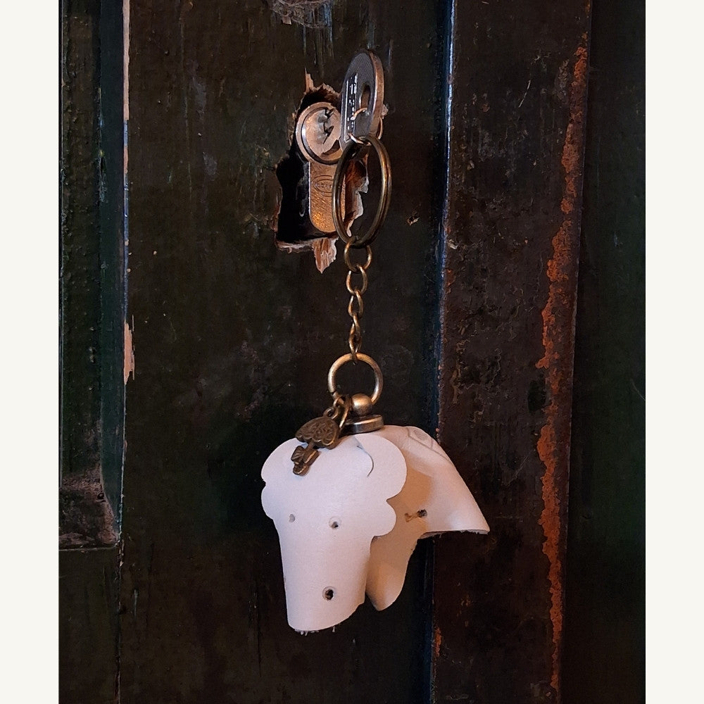 Sleutelhanger_Stier_roze_8b040fd7-af50-4c4a-9bc1-a8de88a264f9 - Puur Edith